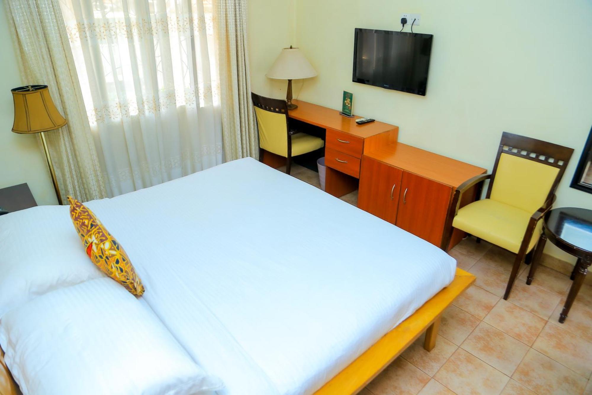 Shangri-La Hotel Muyenga Bugolobi ภายนอก รูปภาพ