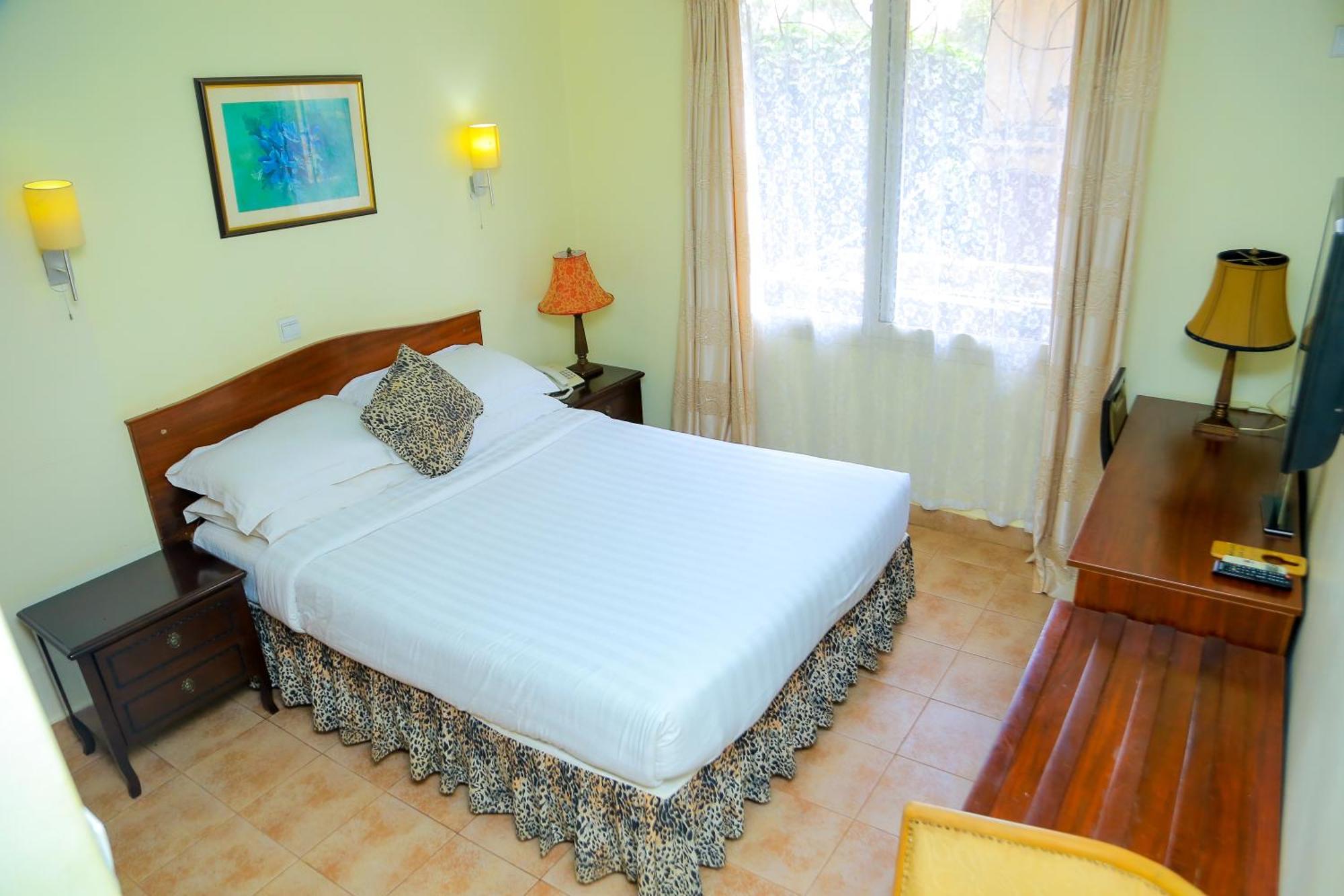 Shangri-La Hotel Muyenga Bugolobi ภายนอก รูปภาพ